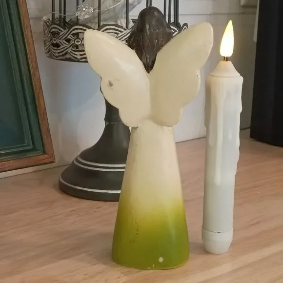 Angel with Wings Figurine Hugging a Heart Resin Floral 6.5" Gift Idea - Picture 4 of 9